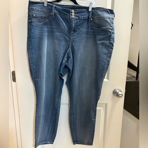 Torrid Women's Skinny Jeans in Classic Blue